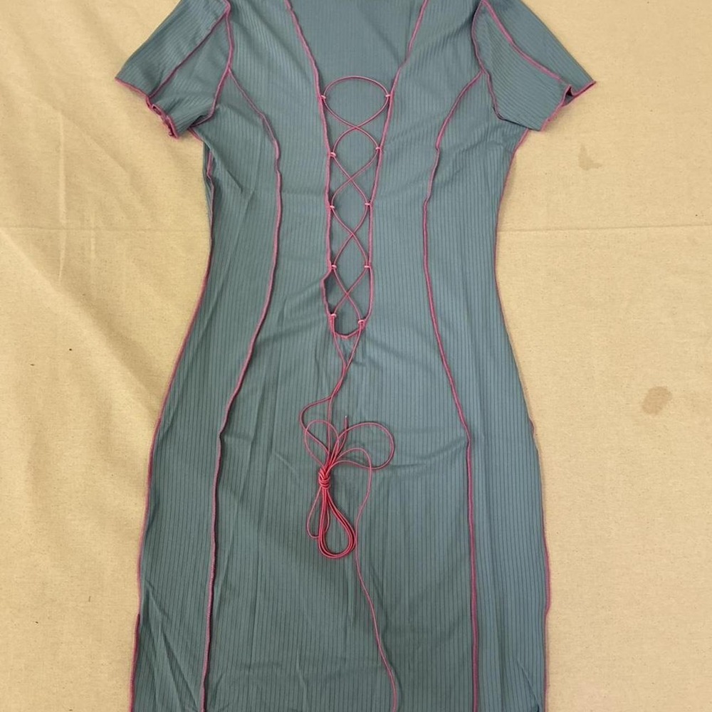 Stunning ribbed bodycon midi dress